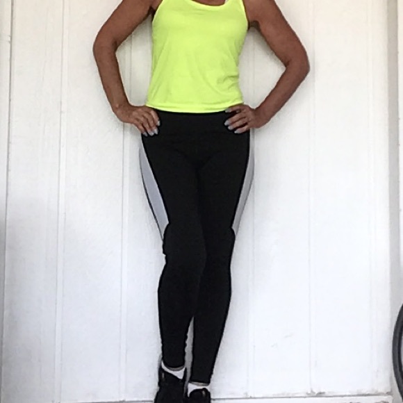 PINK VICTORIAS SECRET ULTIMATE LEGGINGS SMALL - Picture 11 of 16